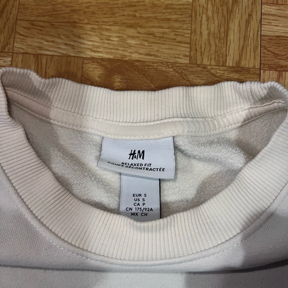 Small H&M white crewneck - Picture 2 of 4